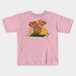 Capybaras in love Kids T-Shirt